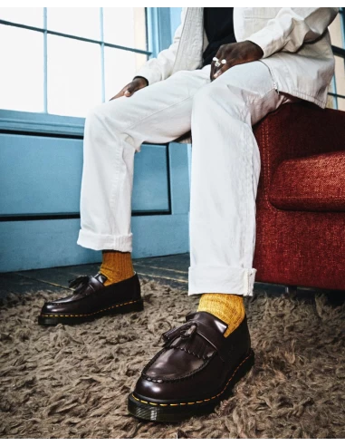 Dr. Martens Dr Martens Mocassins Pampilles Femme Adrian Yellow Stitch Cuir Smooth Bordeaux Foncé 6 Dr. Martens Dr Martens Mocassins Pampilles Femme Adrian Yellow Stitch Cuir Smooth Bordeaux Foncé – Image 4